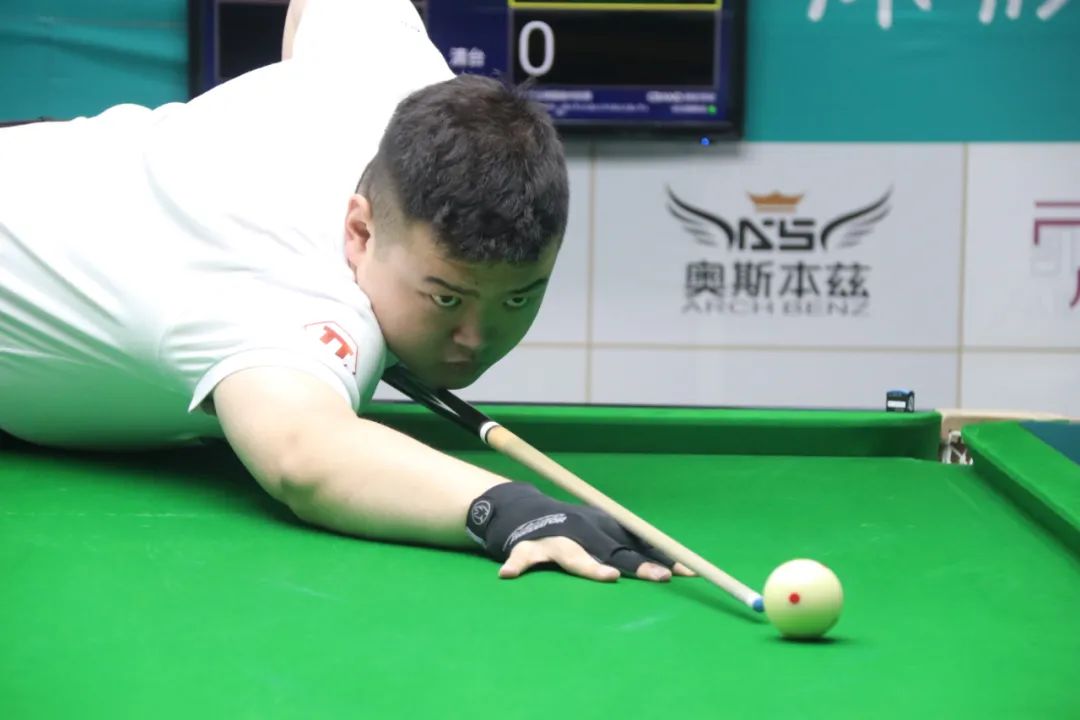 伦纳德涉嫌阴阳合同被曝，快船遭调查，口碑大幅崩塌，引发球迷争议。