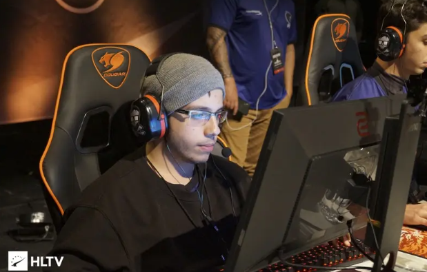 出了强大的 出了强大的