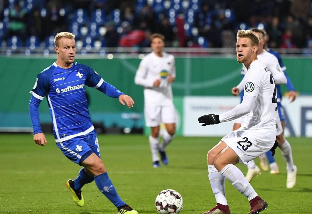 后存活并持 后存活并持